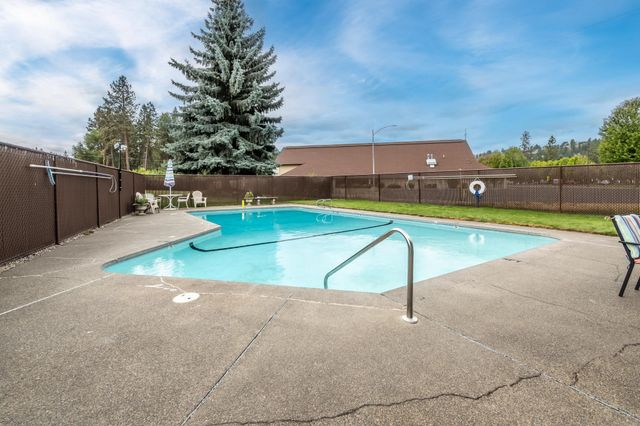 9020 N Country Homes Blvd, Spokane, WA 99218