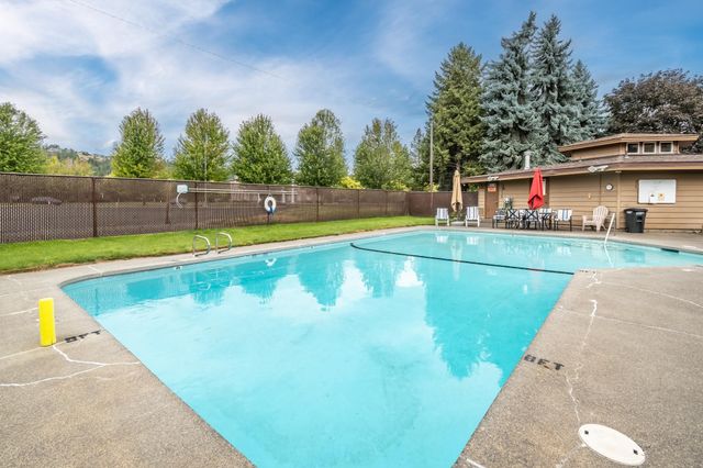 9020 N Country Homes Blvd, Spokane, WA 99218