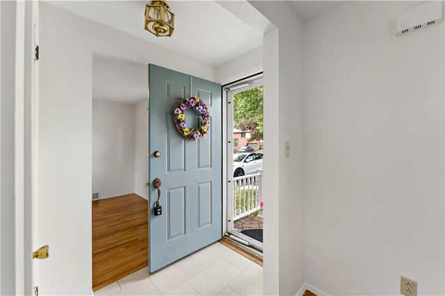 212 Mardi Gras Dr, Plum Boro, PA 15239