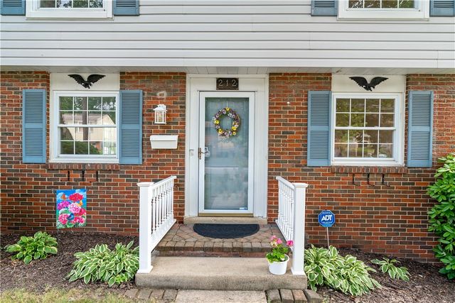 212 Mardi Gras Dr, Plum Boro, PA 15239