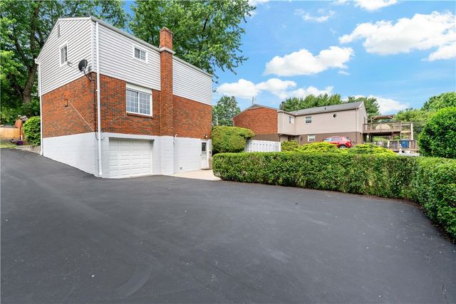 212 Mardi Gras Dr, Plum Boro, PA 15239