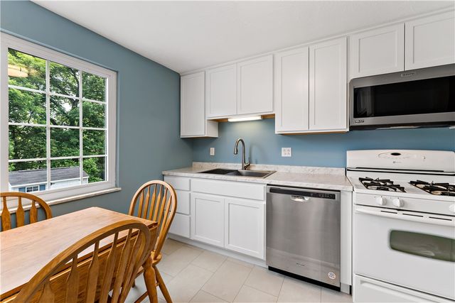 212 Mardi Gras Dr, Plum Boro, PA 15239