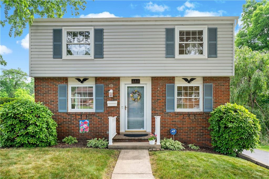 212 Mardi Gras Dr, Plum Boro, PA 15239