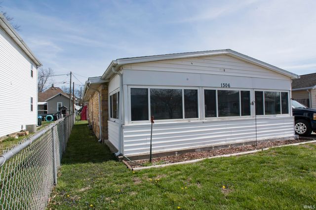 1306 Ridgeway Avenue, Vincennes, IN 47591