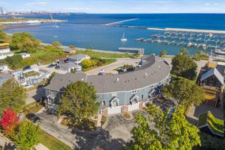 2702 S Shore DRIVE #B, Milwaukee, WI 53207