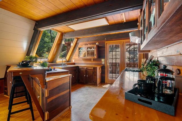 25405 Adams Road, Los Gatos, CA 95033