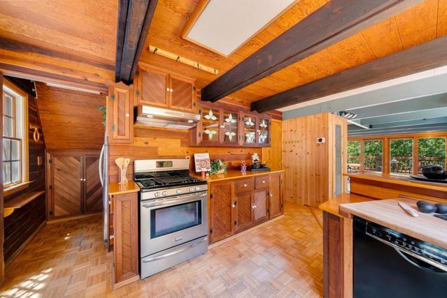 25405 Adams Road, Los Gatos, CA 95033