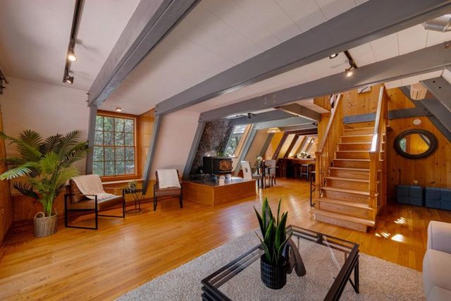 25405 Adams Road, Los Gatos, CA 95033