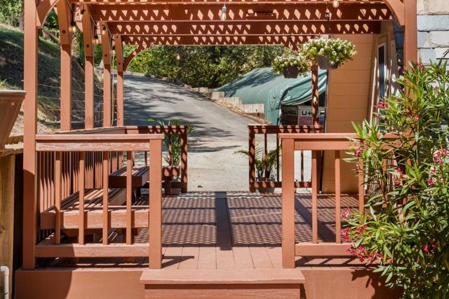 25405 Adams Road, Los Gatos, CA 95033