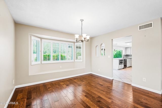 324 W WILLOW Avenue, Phoenix, AZ 85029