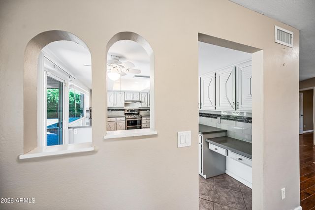 324 W WILLOW Avenue, Phoenix, AZ 85029
