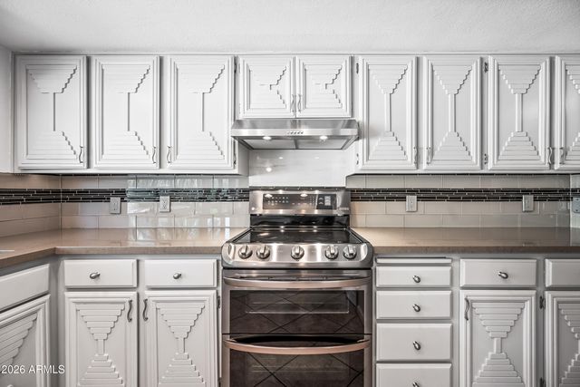 324 W WILLOW Avenue, Phoenix, AZ 85029