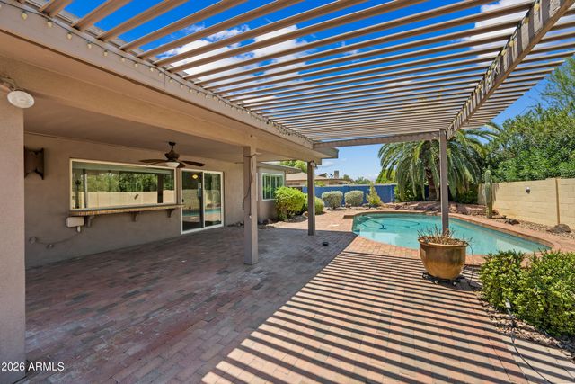 324 W WILLOW Avenue, Phoenix, AZ 85029