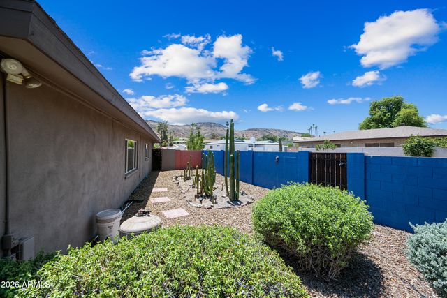 324 W WILLOW Avenue, Phoenix, AZ 85029