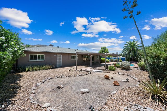 324 W WILLOW Avenue, Phoenix, AZ 85029