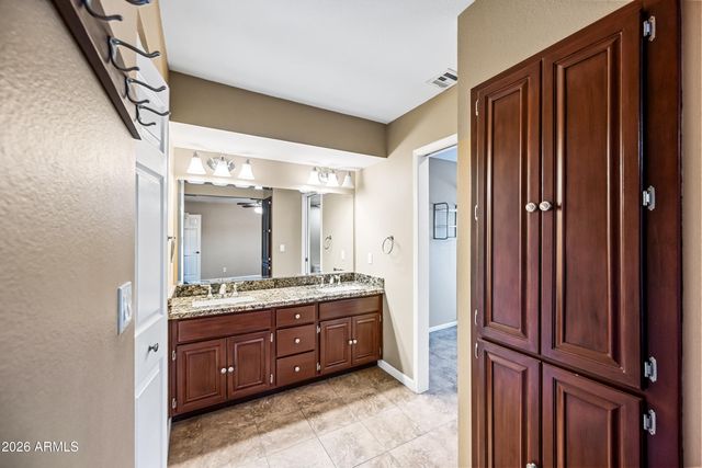 324 W WILLOW Avenue, Phoenix, AZ 85029