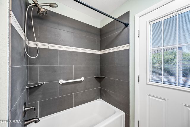 324 W WILLOW Avenue, Phoenix, AZ 85029