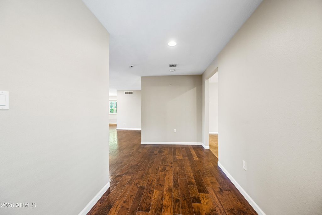 324 W WILLOW Avenue, Phoenix, AZ 85029 — photo 5