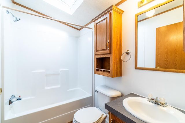 10640 Marion Center Road, Fort Wayne, IN 46816