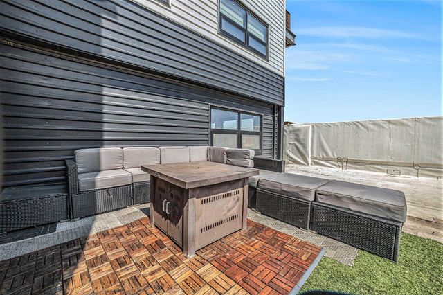 600 Broadway Avenue Nw 402, City Of Grand Rapids, MI 49504