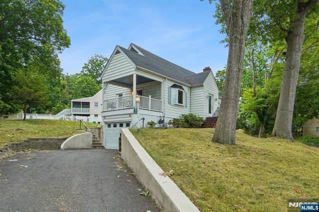 72 Lake Drive, Wayne, NJ 07470