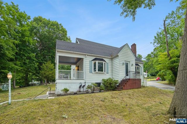 72 Lake Drive, Wayne, NJ 07470