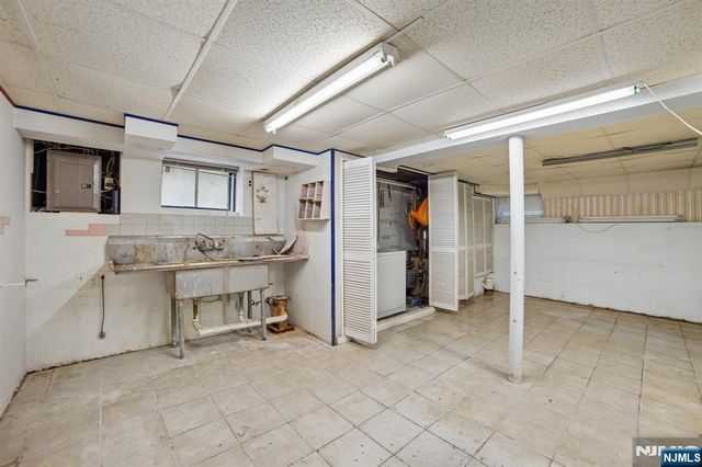72 Lake Drive, Wayne, NJ 07470