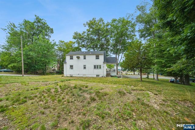 72 Lake Drive, Wayne, NJ 07470
