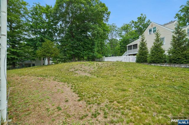 72 Lake Drive, Wayne, NJ 07470