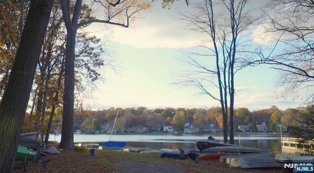 72 Lake Drive, Wayne, NJ 07470