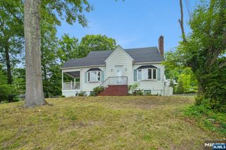 72 Lake Drive, Wayne, NJ 07470