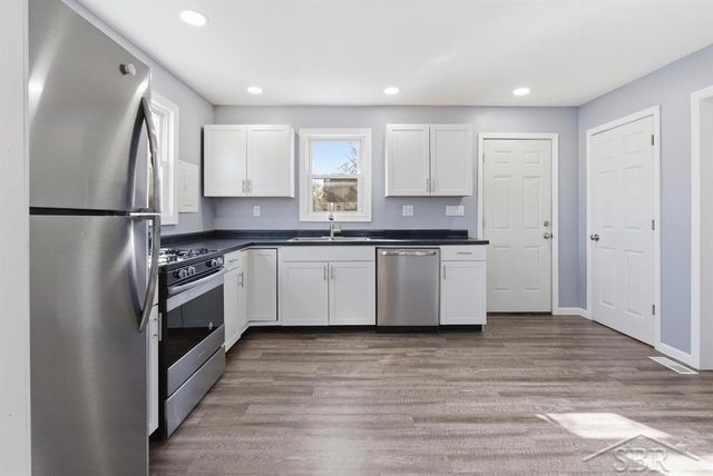 1210 E Smith Street, Bay City, MI 48706