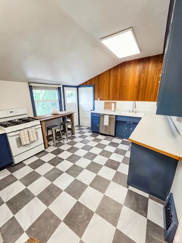 311 E 100 ST, Spanish Fork, UT 84660