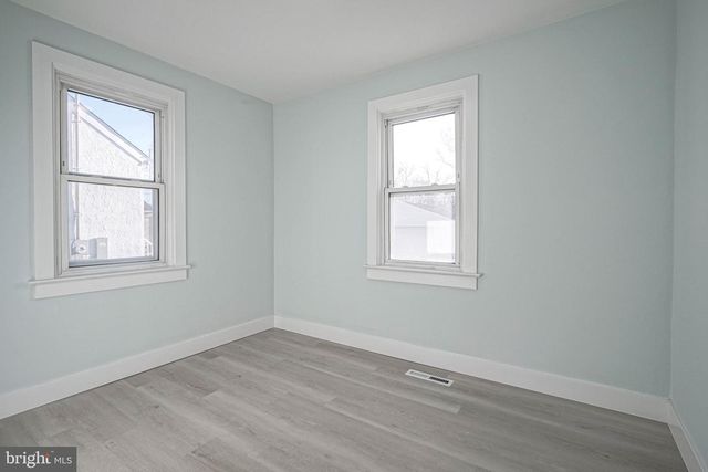 68 E HARMONY ST, Penns Grove, NJ 08069