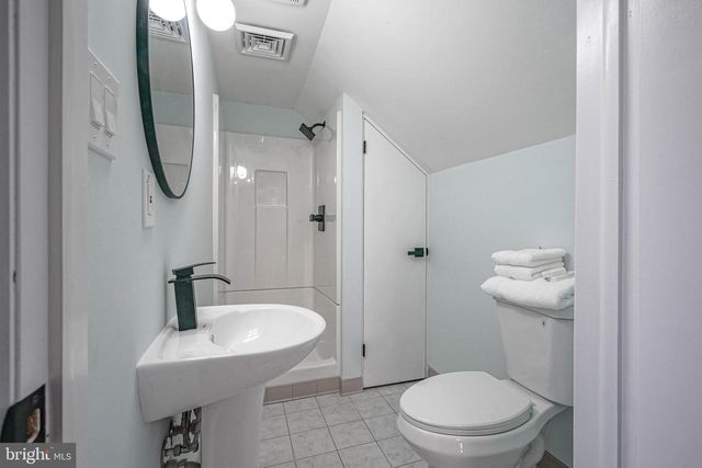 68 E HARMONY ST, Penns Grove, NJ 08069