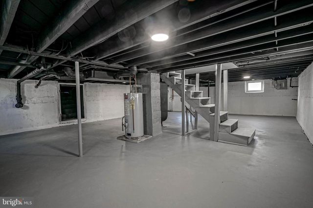 68 E HARMONY ST, Penns Grove, NJ 08069