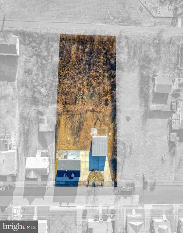 68 E HARMONY ST, Penns Grove, NJ 08069