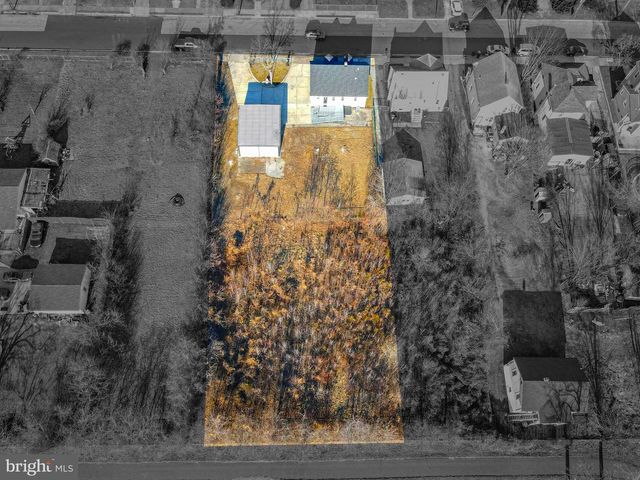 68 E HARMONY ST, Penns Grove, NJ 08069