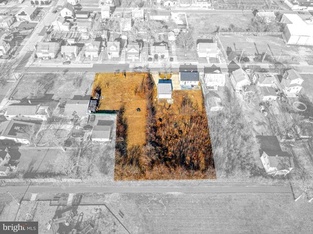 68 E HARMONY ST, Penns Grove, NJ 08069