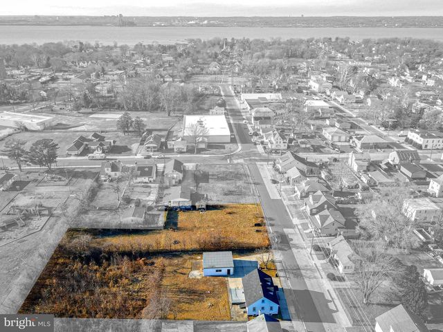 68 E HARMONY ST, Penns Grove, NJ 08069