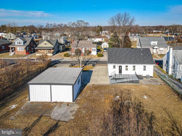 68 E HARMONY ST, Penns Grove, NJ 08069