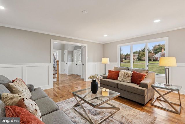 923 HUNT DR, Yardley, PA 19067