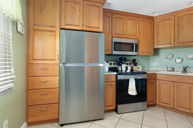 8681 BARDMOOR BOULEVARD 301C, Seminole, FL 33777