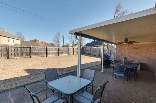 2040 OAK SPRINGS DR, Memphis, TN 38016