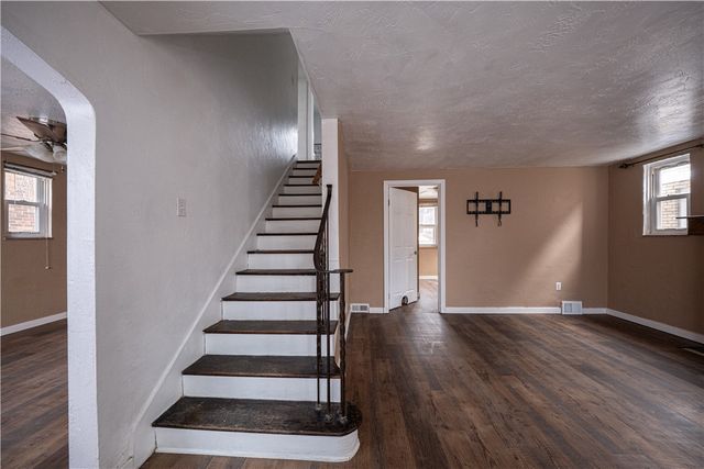 924 James St, Turtle Creek, PA 15145