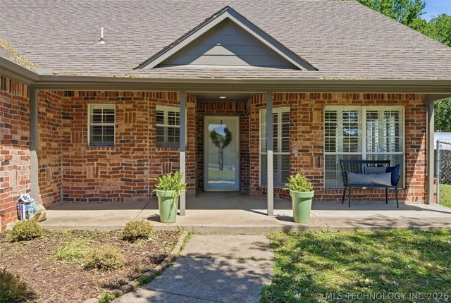 8137 E Misty Morning Place, Claremore, OK 74019