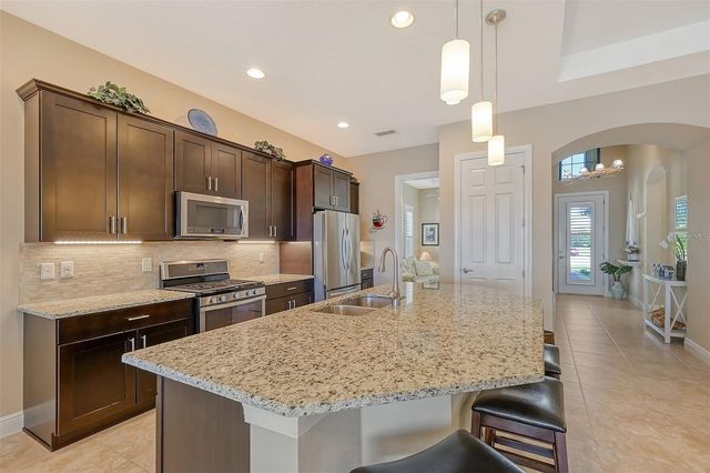 1014 OVERLOOK COURT, Bradenton, FL 34208