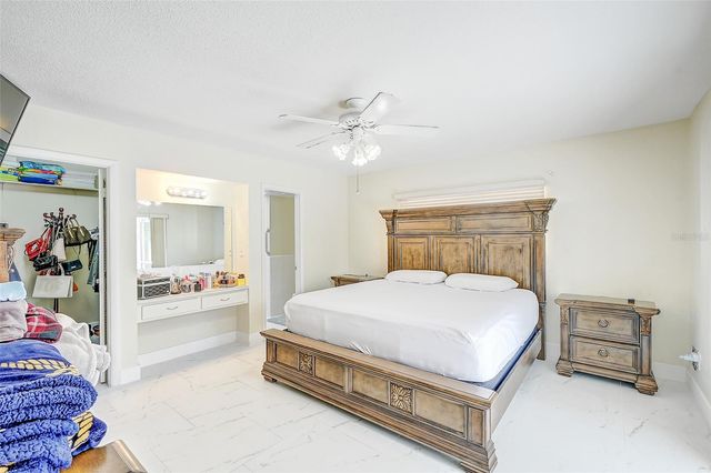 1678 COUNTRY CLUB PARKWAY, Lehigh Acres, FL 33936