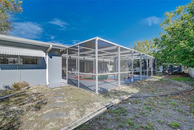 1678 COUNTRY CLUB PARKWAY, Lehigh Acres, FL 33936