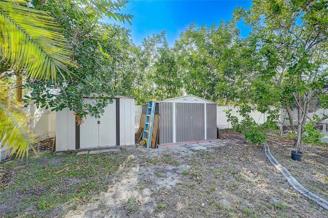 1678 COUNTRY CLUB PARKWAY, Lehigh Acres, FL 33936